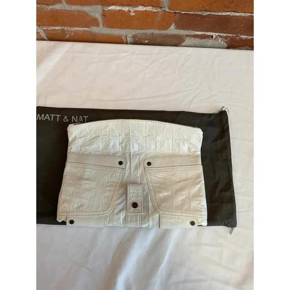 Matt & Nat White SadeClutch Handbag Vegan Leather Cruelty‎ Free New NWT